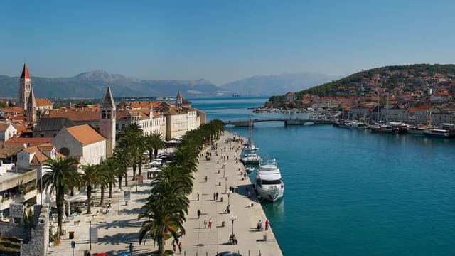 Guided tour of Trogir