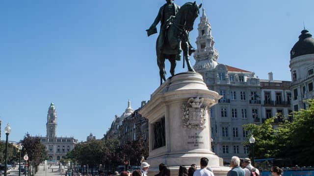 Guided tour of Porto and visit of an azulejos workshop