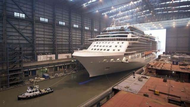 Guided tour of the Meyer Werft shipyard in Papenburg