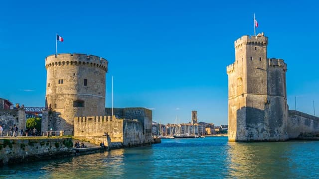The seaside cities of Rochefort and La Rochelle