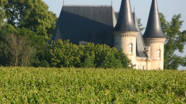 Pauillac and the Ch&acirc;teaux du M&eacute;doc Road