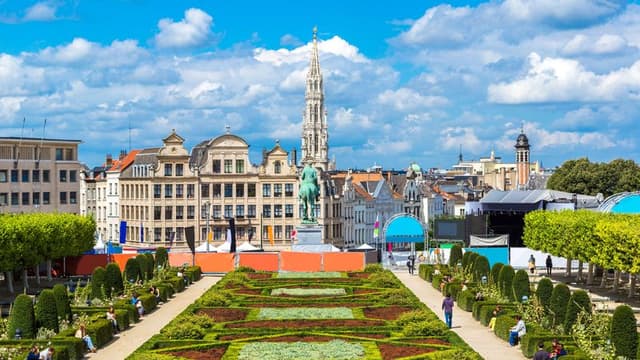 Guided tour of Brussels and touring a chocolate factory