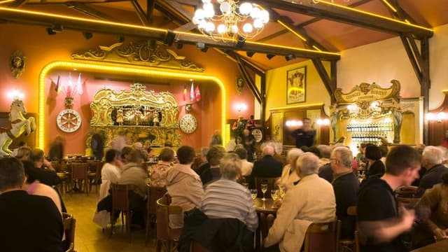 Excursion to the Beaujolais vineyards and visit of the Hameau Duboeuf
