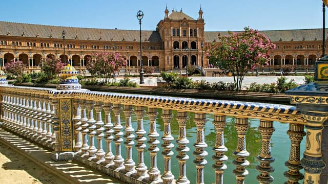Guided walking tour of Seville and&#160;the Alcazar Palace
