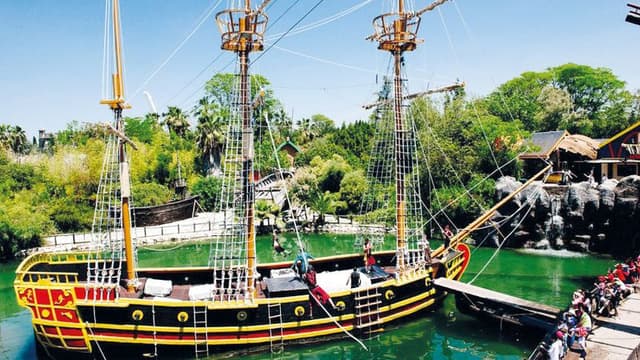 Isla Magica theme park
