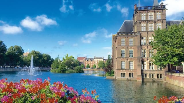 The Hague and its hidden courtyards