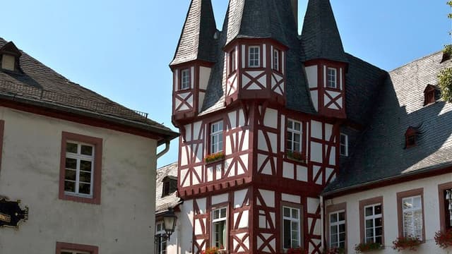 Rudesheim: small train and Music Museum