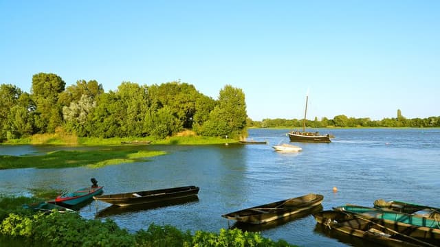 Helicopter ride: the Loire from above