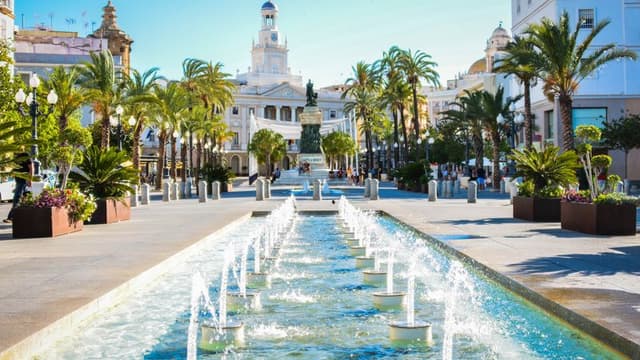 Guided walking tour of Cadiz