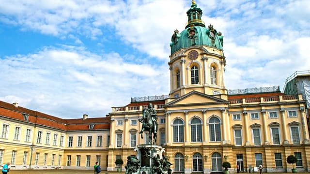 Tour of the Charlottenburg Castle