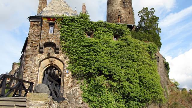 Visit Thurant Castle
