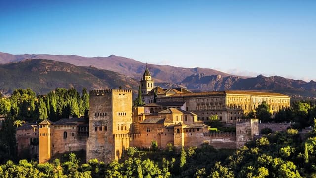 Guided tour of Granada and the Alhambra (full day with lunch included)