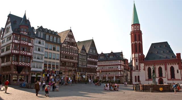Guided tour of Frankfurt