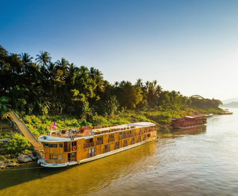 Mekong River Cruise - Laos revealed (downstream)