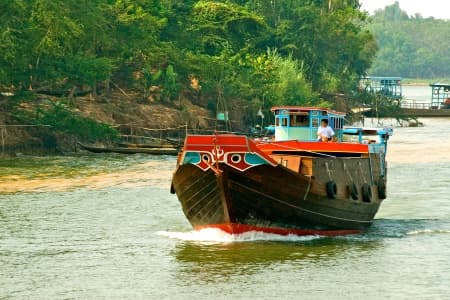 The Mekong in a different way - Between adventure and must-seesites (port-to-port cruise)