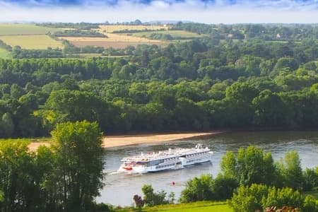 Royal New Year cruise on the Loire (port-to-port cruise)